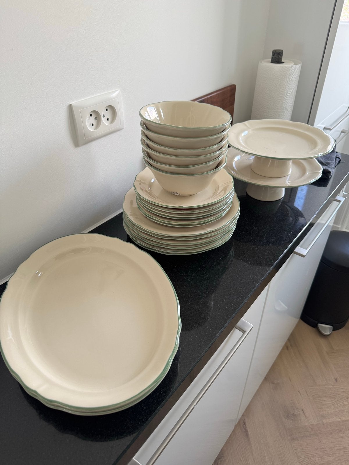 h&m home servies set 6 personen, Huis en Inrichting, Keuken | Servies, Ophalen, Porselein, Overige stijlen, Bord(en)