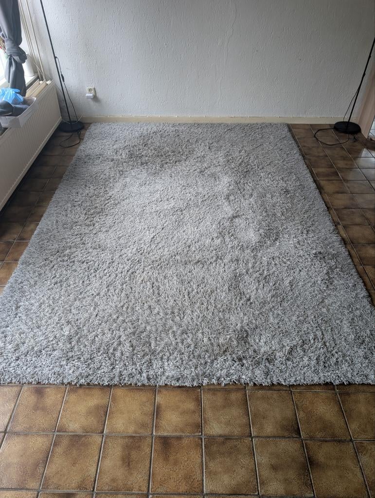 Te koop  Grijs hoogpolig vloerkleed (shaggy stijl), Huis en Inrichting, Stoffering | Tapijten en Kleden, Shaggy, 150 tot 200 cm