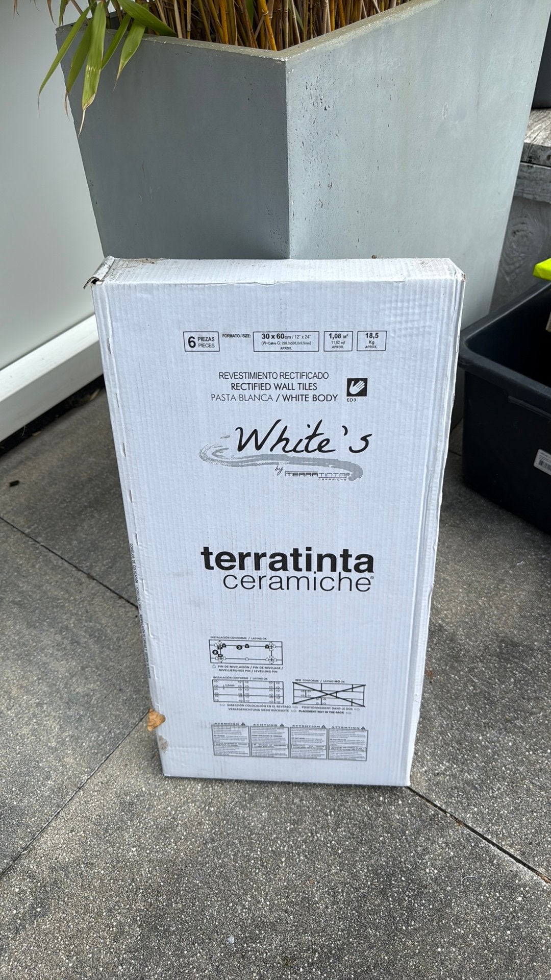 Wit matte gerectificeerde tegels 30x60 (27 stuks), Ophalen, Zo goed als nieuw, Minder dan 5 m², 20 tot 40 cm