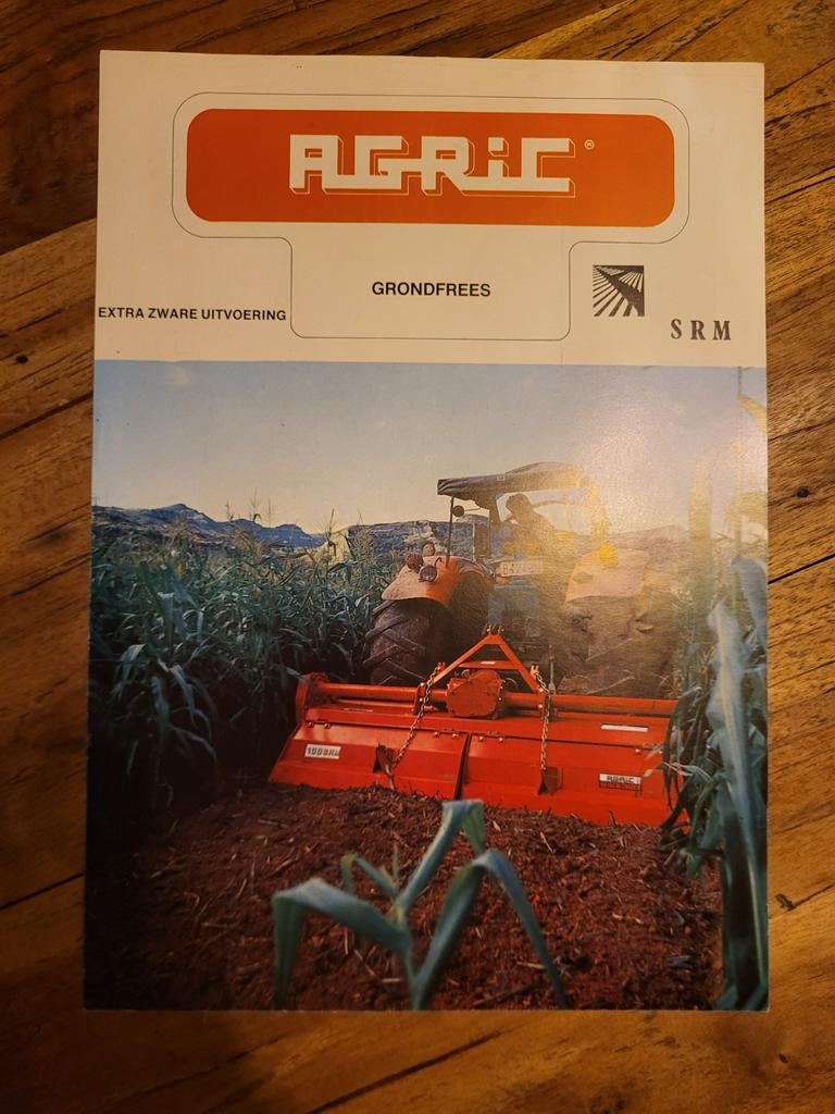 tractor folder Agric grondfrees, Ophalen of Verzenden, Zo goed als nieuw, Folder