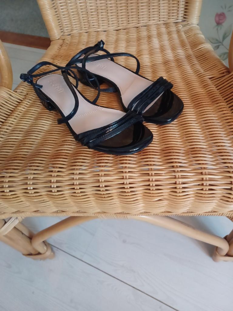 NIEUWE Esprit zwarte lak sandaaltjes 18,- !!!, Kleding | Dames, Zwart, Nieuw, Esprit, Sandalen of Muiltjes