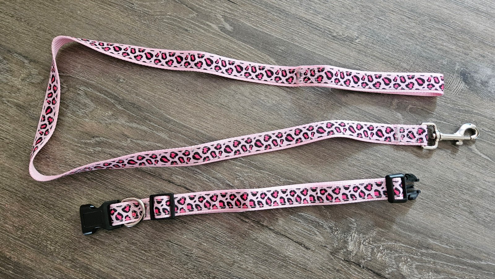Prachtige nieuwe roze hondenriem, riem en halsband, Ophalen of Verzenden, Nieuw