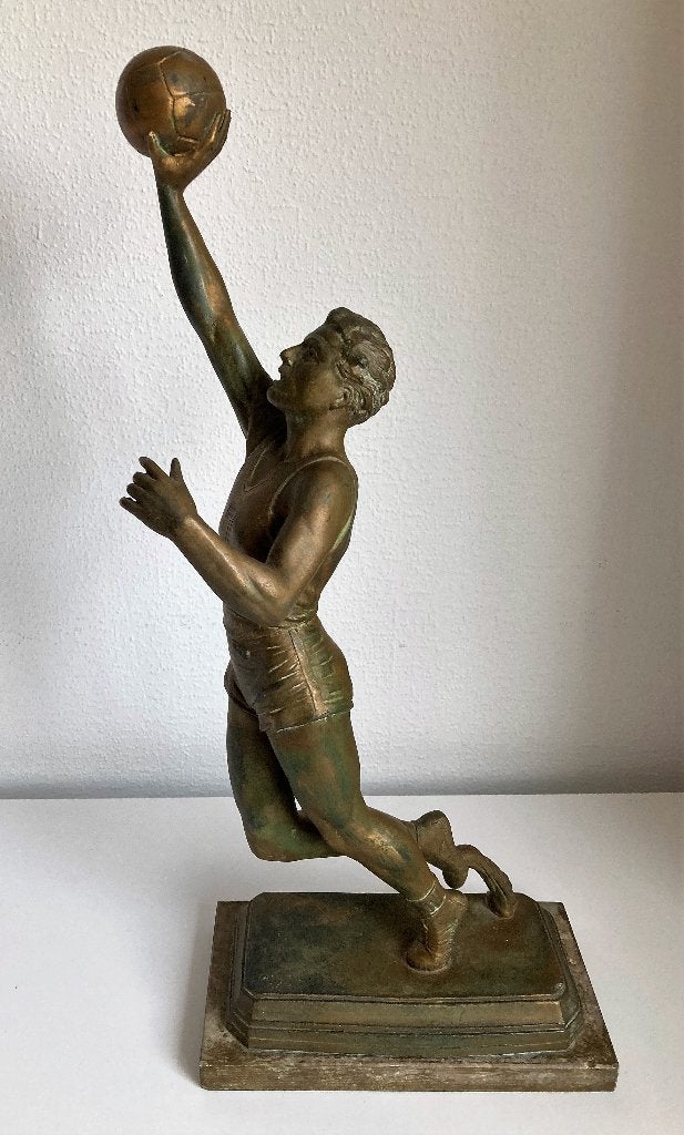 art deco beeld basketballer door Mardini uit jaren 30, Antiek en Kunst, Ophalen of Verzenden