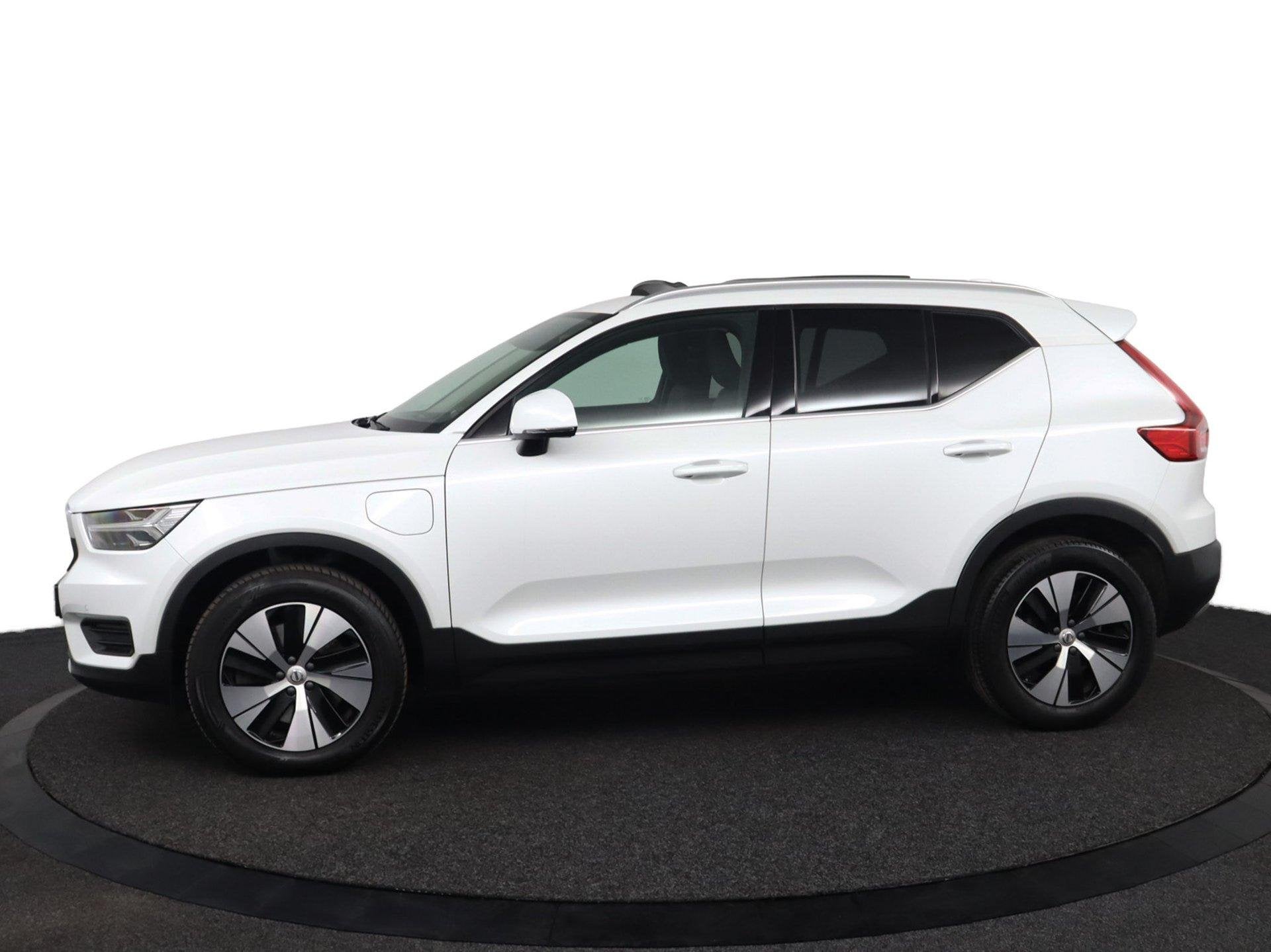 Volvo XC40 1.5 T4 Recharge Inscription Expression |Parelmoer, Stof, Euro 6, 1712 kg, Wit
