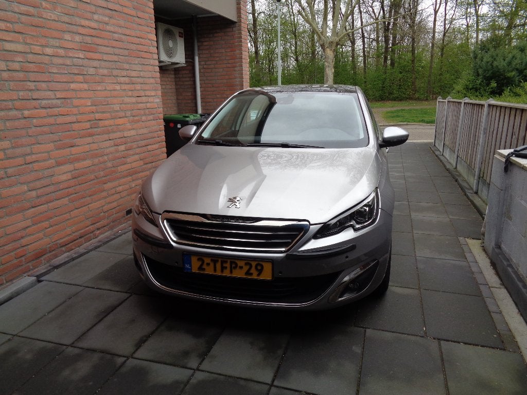 Peugeot 308 1.6THP 92/125 5-D 2014 Grijs, Auto's, 125 pk, 4 cilinders, 49 €/maand, Handgeschakeld