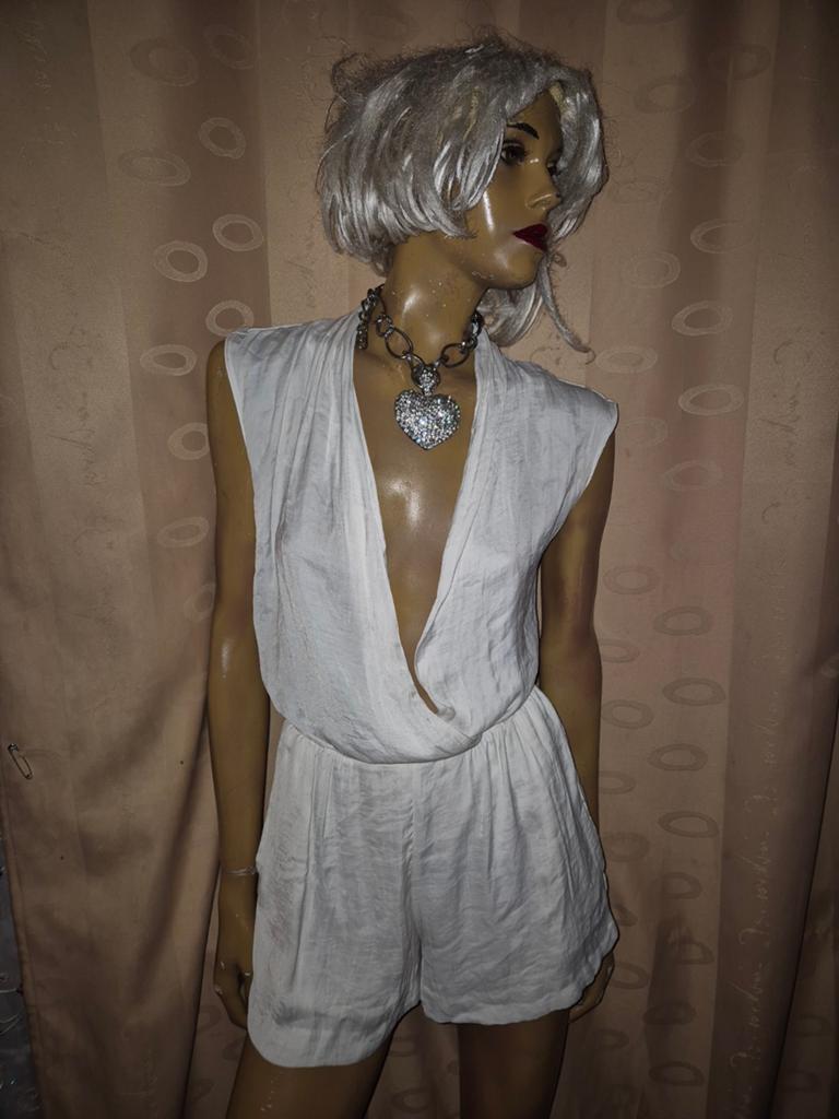 Witte playsuit met diepe V-hals van zara maat XS, Ophalen of Verzenden, Zo goed als nieuw, Maat 34 (XS) of kleiner, Wit