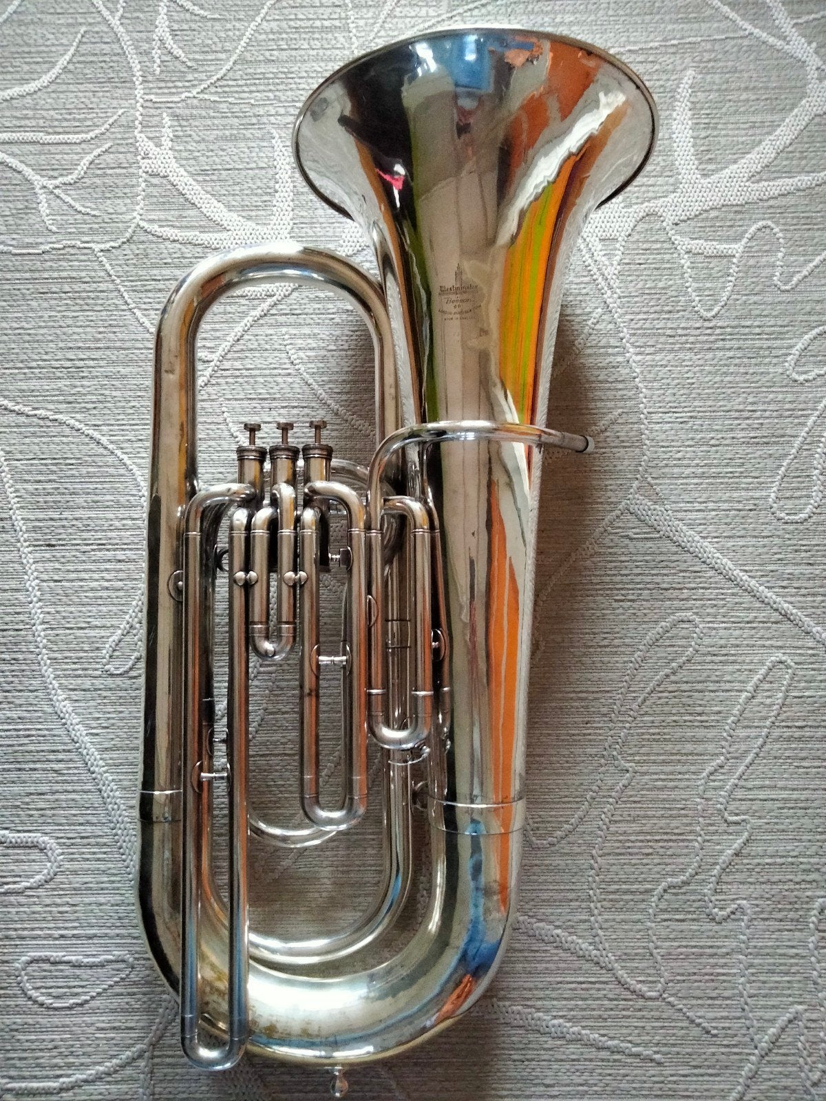 tuba, Muziek en Instrumenten, Blaasinstrumenten | Tuba's, Ophalen, Gebruikt, Bes-tuba, Met koffer of draagtas