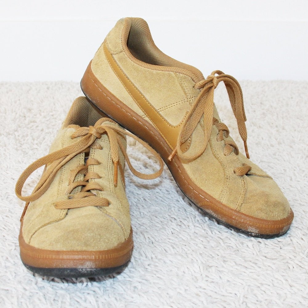 Zeer Mooie Suede Nike Sneakers s17 (Maat 39) € 60,-, Bruin, Nike, Ophalen of Verzenden, Sneakers of Gympen