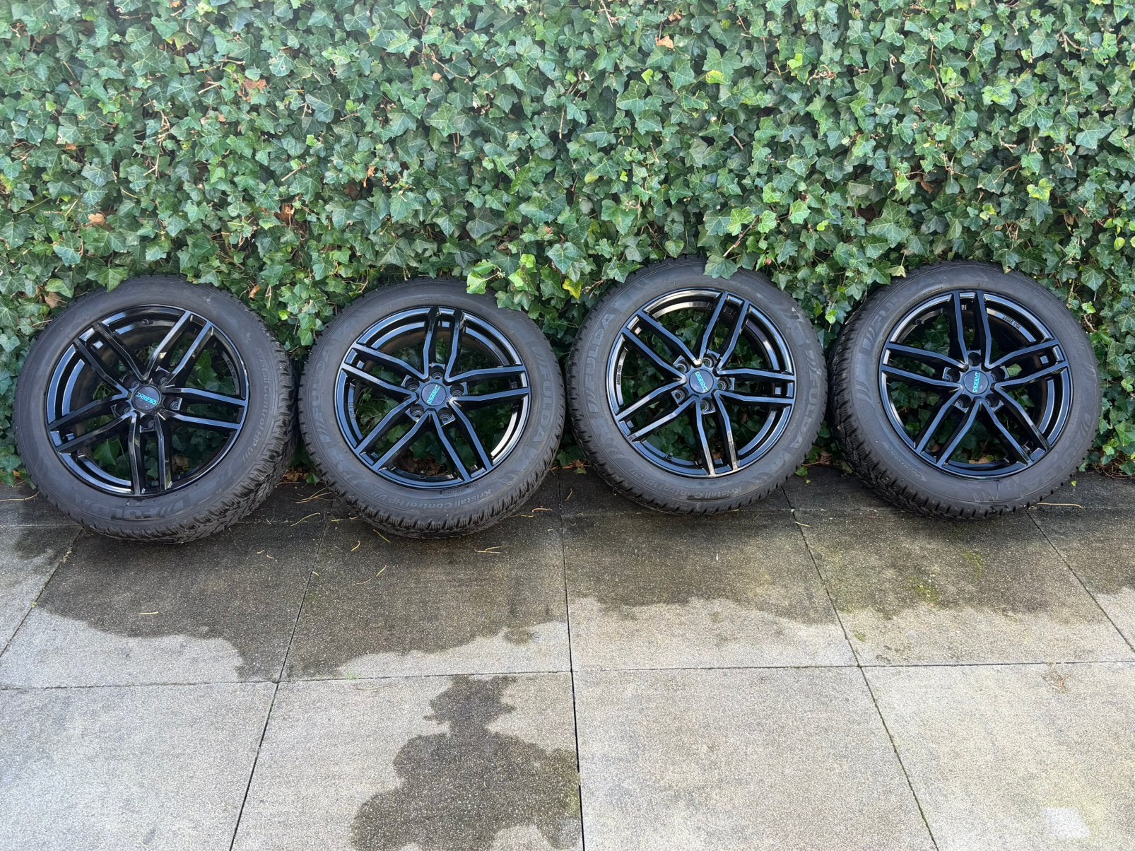 Toyota Yaris Cross Blackstyle Velgen 17" met winterbanden, Ophalen, Gebruikt, Velg(en), 17 inch