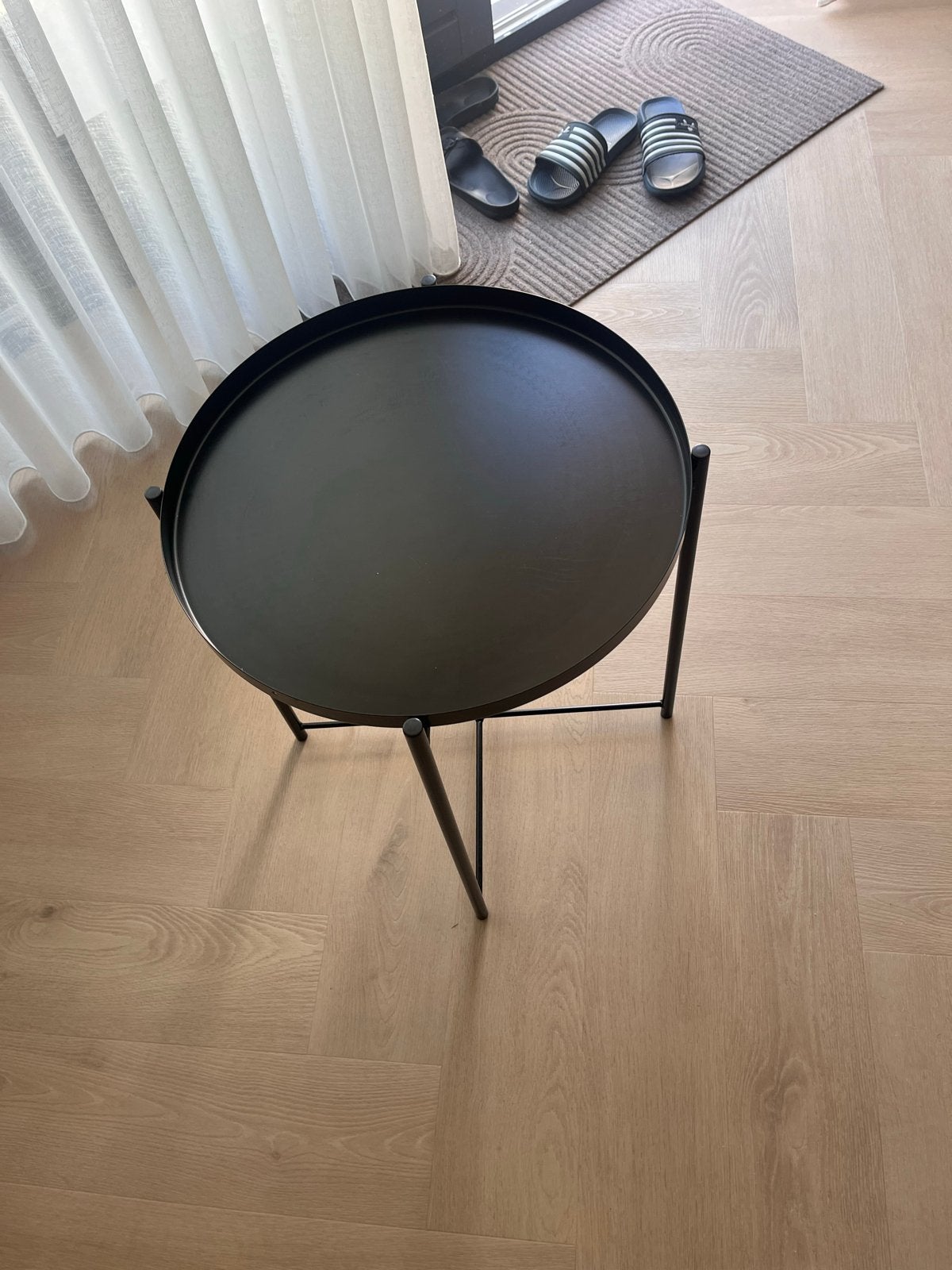 Zwarte ronde bijzettafel met afneembaar blad, 45 tot 60 cm, Minder dan 55 cm, Metaal of Aluminium, Rond