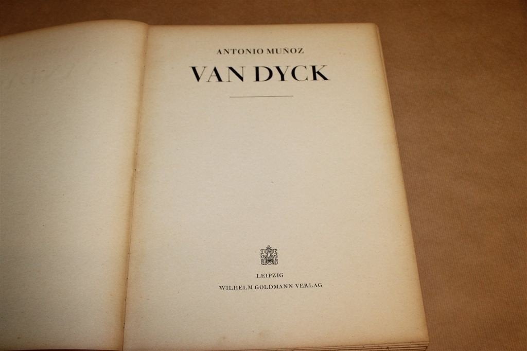 Van Dyck — Portretten en Religieuze Schilderijen 1943, Ophalen of Verzenden, Gelezen