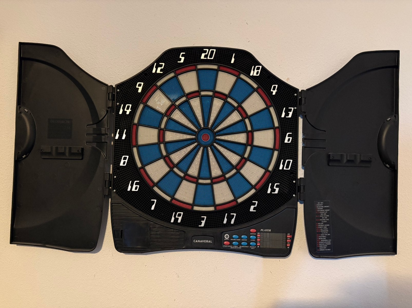 Elektronisch dartbord, Sport en Fitness, Ophalen of Verzenden, Gebruikt, Dartbord, Elektronisch