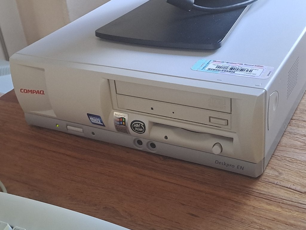 Compaq Deskpro EN Pentium III 1000MHz met monitor, Ophalen, Compaq