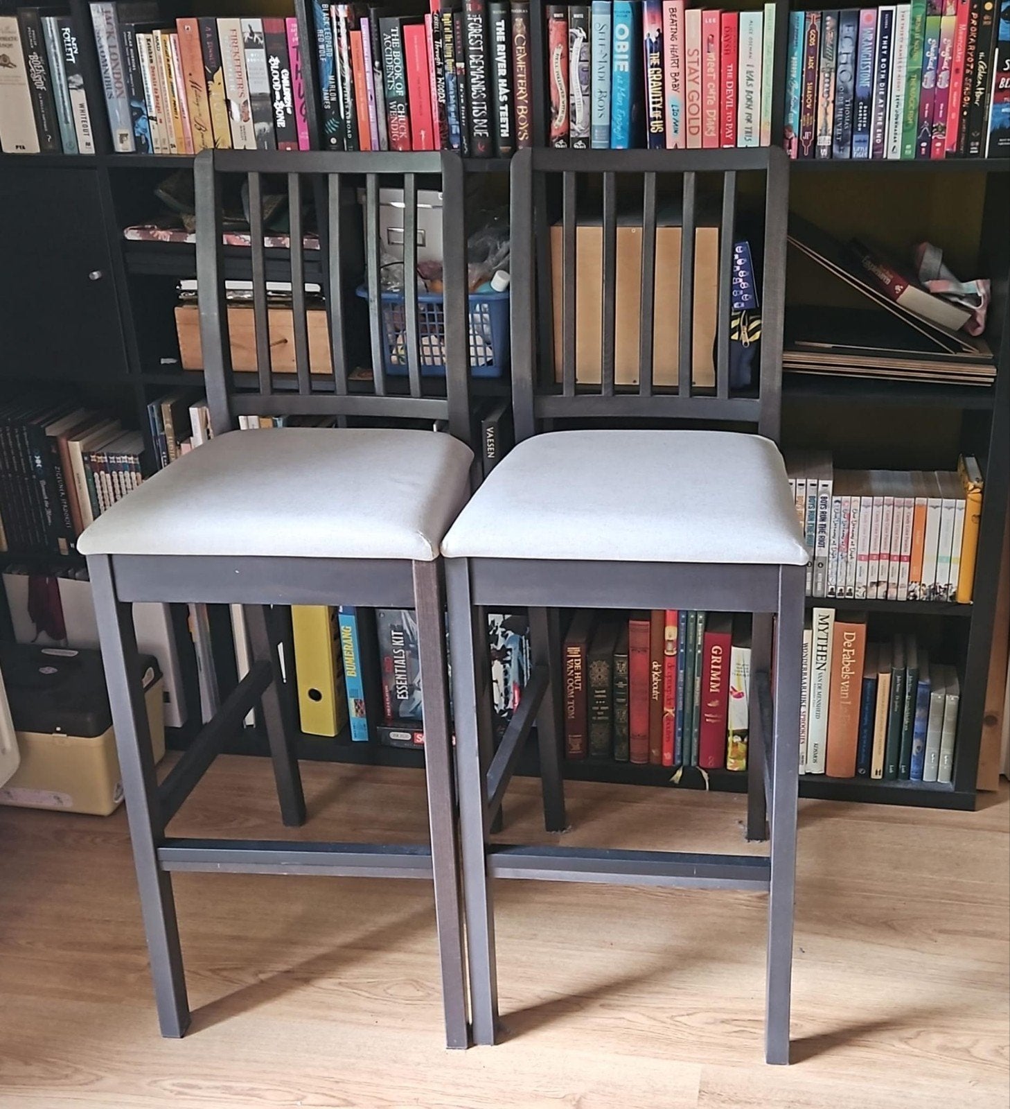 Set van 2 grijze Ikea barkrukken met lichte zitting, Ophalen, Hout, Gebruikt, Twee