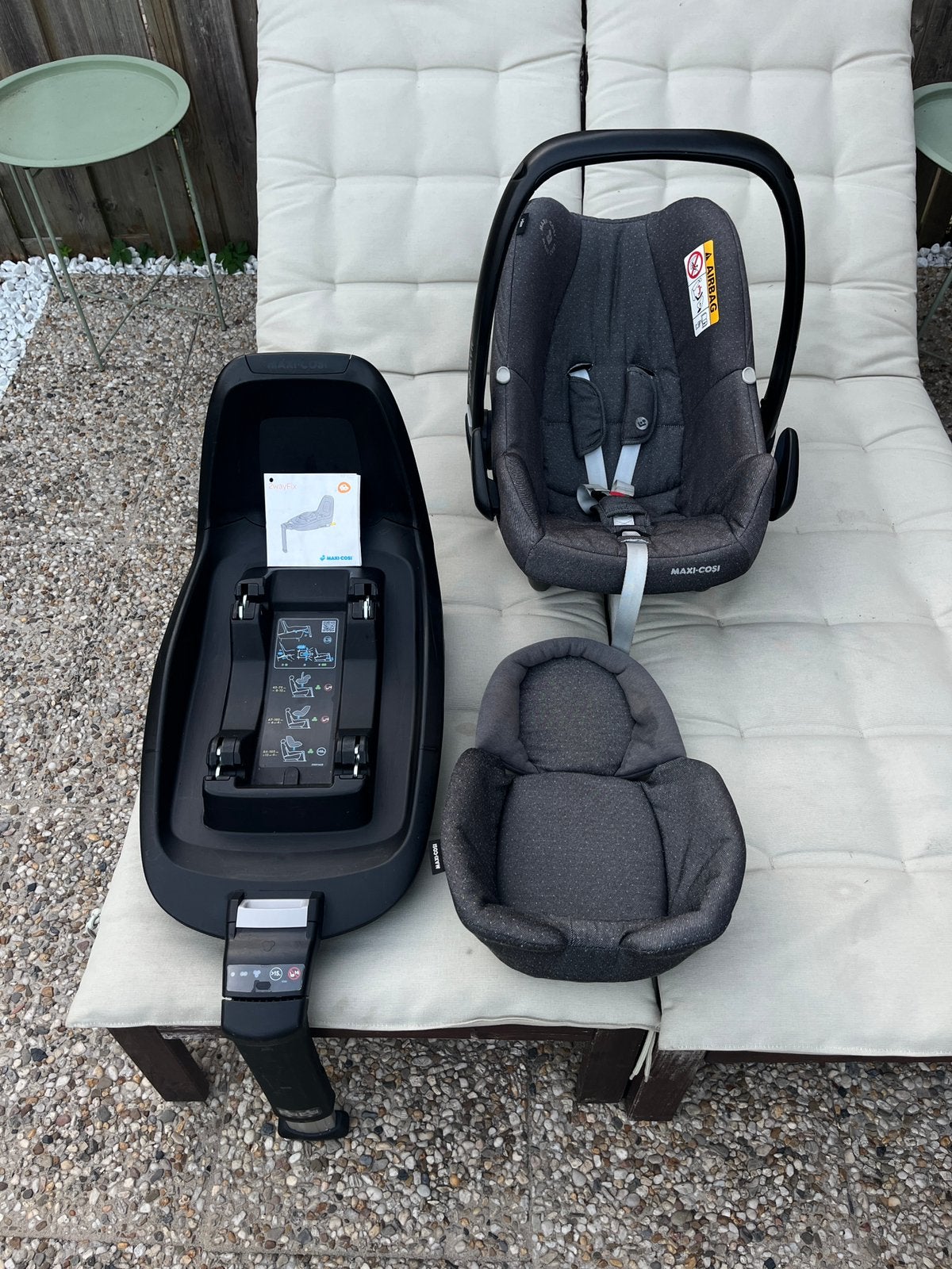 Maxi Cosi 2 way fix + maxi cosi pebble plus + newborn sit, Ophalen, Zo goed als nieuw, Isofix, 0 t/m 13 kg