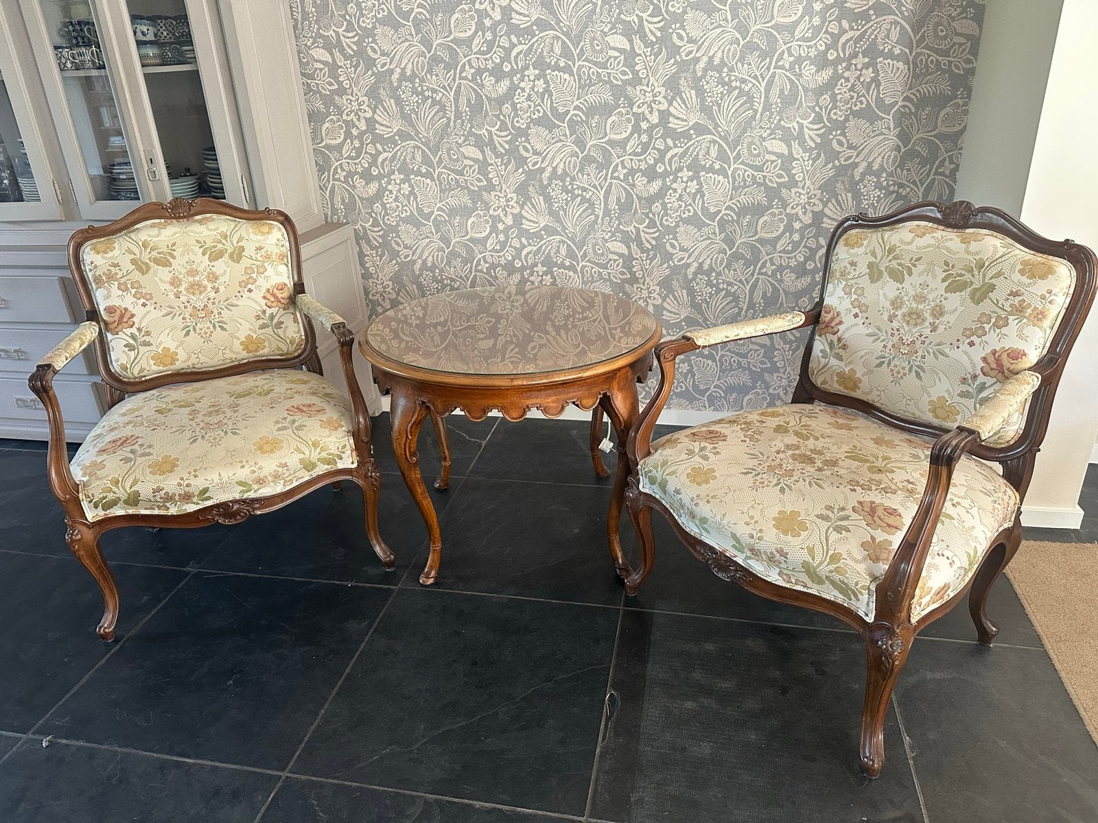 Antieke Tafel met Twee Lodewijk XIV stoelen €100,- per stuk, Antiek en Kunst, Antiek | Meubels | Stoelen en Banken, Ophalen