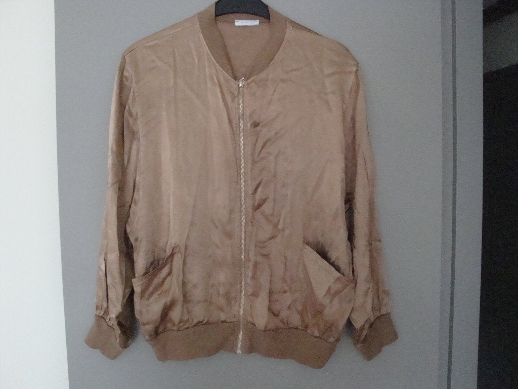 Goud kleurig satijnen bomber vest / jasje. Maat L., Ophalen of Verzenden, Zo goed als nieuw, Maat 42/44 (L), Goud