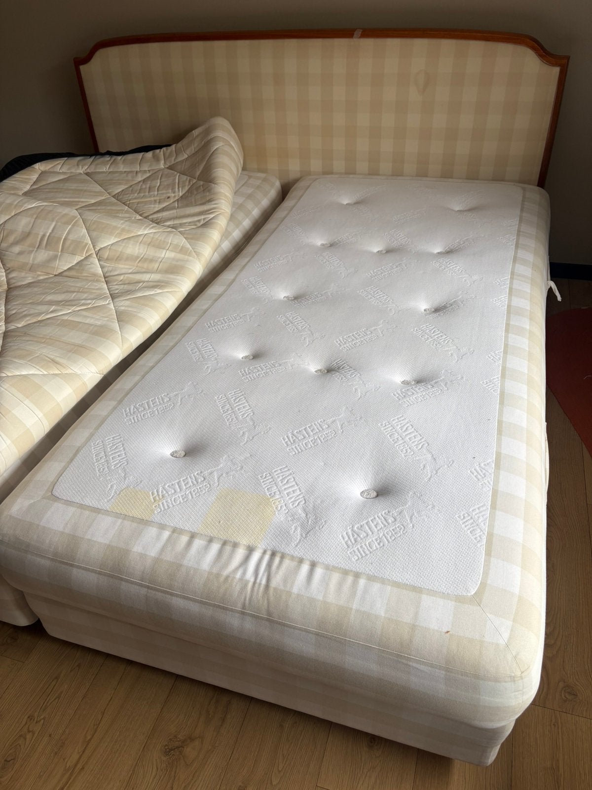 Hastens 2 persoons bed, Ophalen, Gebruikt, Beige, Hastens