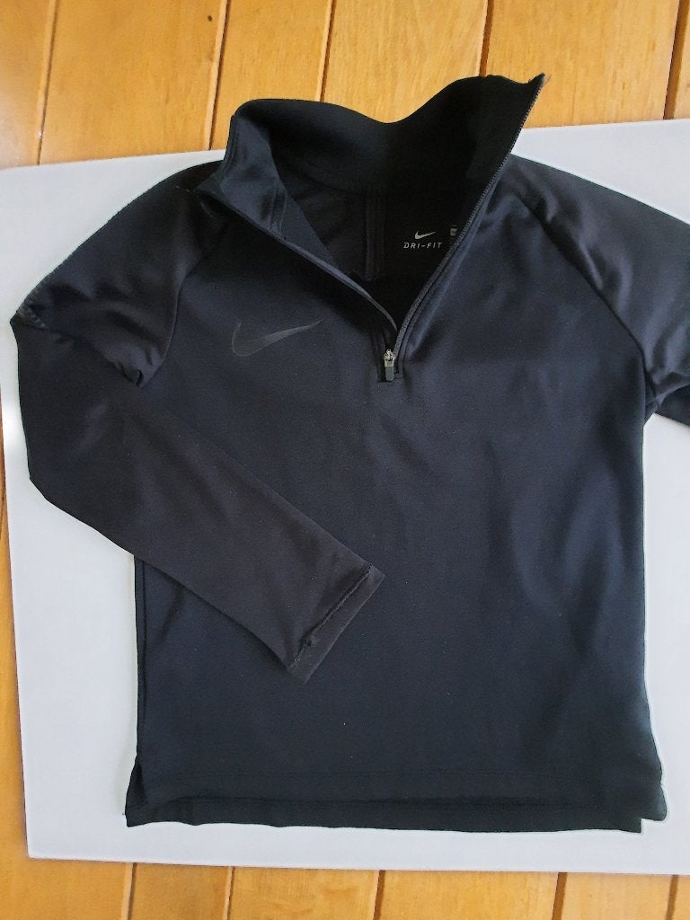 Nike dri-fit sweater zwart maat 122-128 - zgan -, Kinderen en Baby's, Kinderkleding | Maat 122, Meisje, Trui of Vest, Ophalen of Verzenden