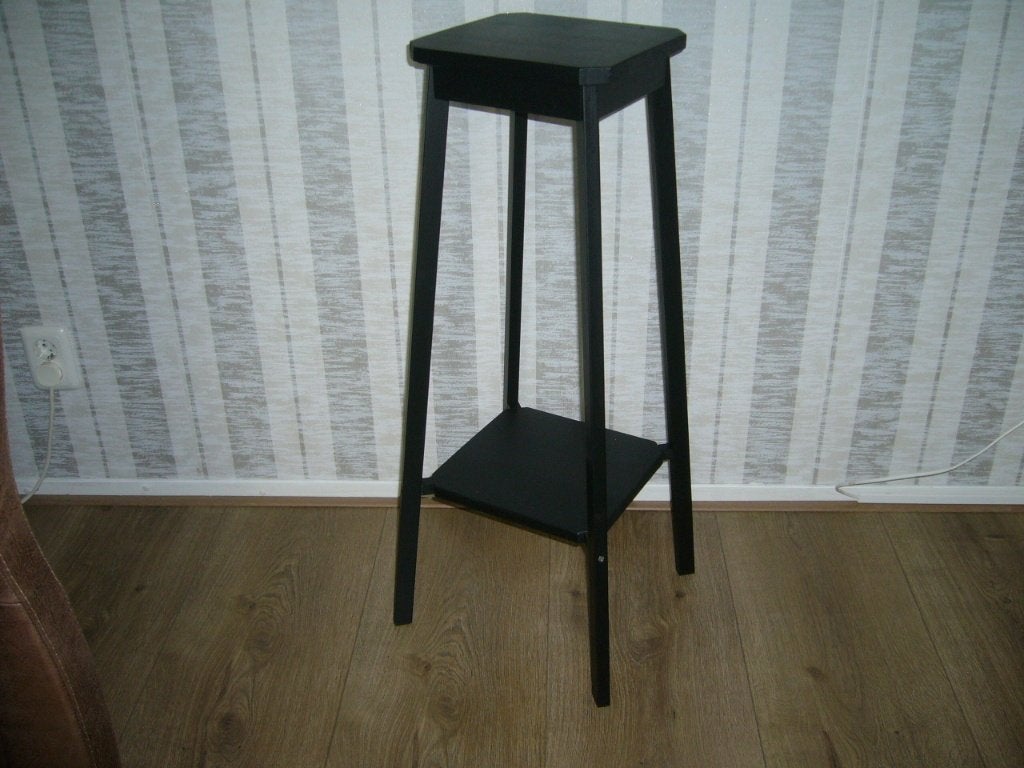 Te koop een leuk hoog plantentafeltje, Antiek en Kunst, Antiek | Meubels | Tafels, Ophalen