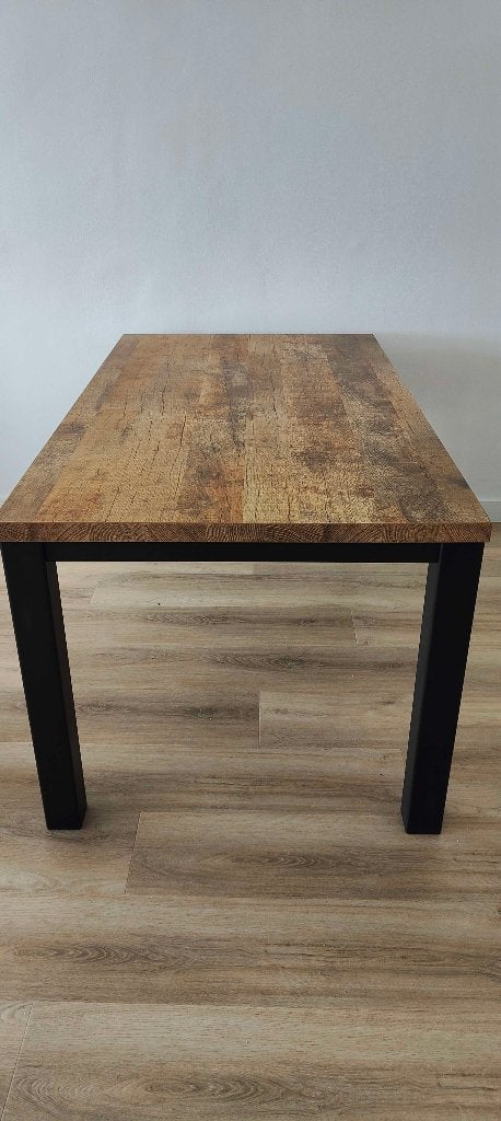 Robuuste eettafel met houten blad en metalen onderstel, Industrieel, Modern, 50 tot 100 cm, Zo goed als nieuw, Vijf personen of meer