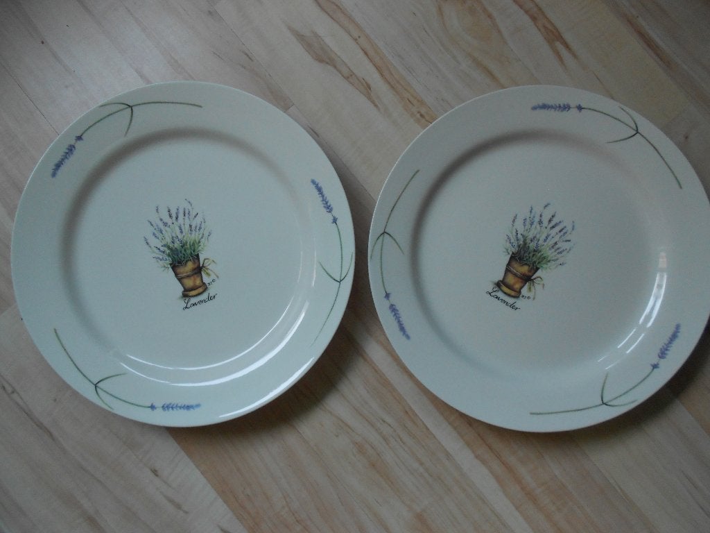 2 grote borden Jet ter Steege LAVENDER, Huis en Inrichting, Keuken | Servies, Ophalen, Zo goed als nieuw, Bord(en), Overige stijlen