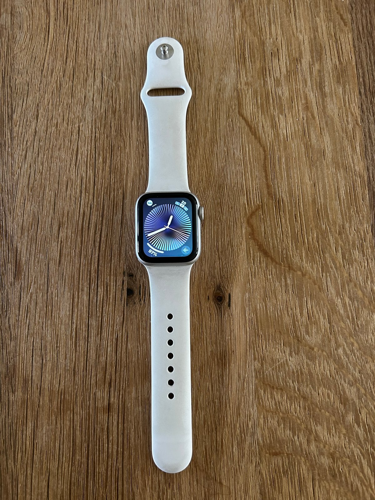 Apple Watch SE (2e gen) 40mm Zilver Aluminium GPS Wit, Sieraden, Tassen en Uiterlijk, Smartwatches, Zo goed als nieuw, iOS, Wit