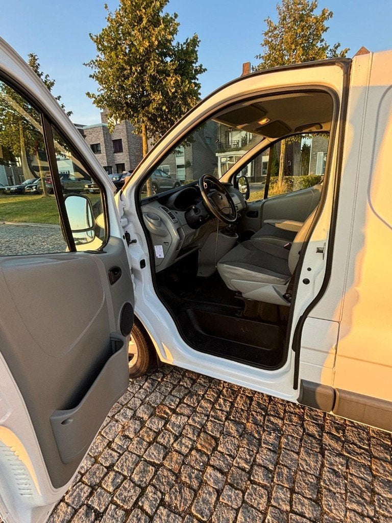 Foto 9 van Opel Vivaro 2.0 CDTI L2H1 66KW 2011 3-zit