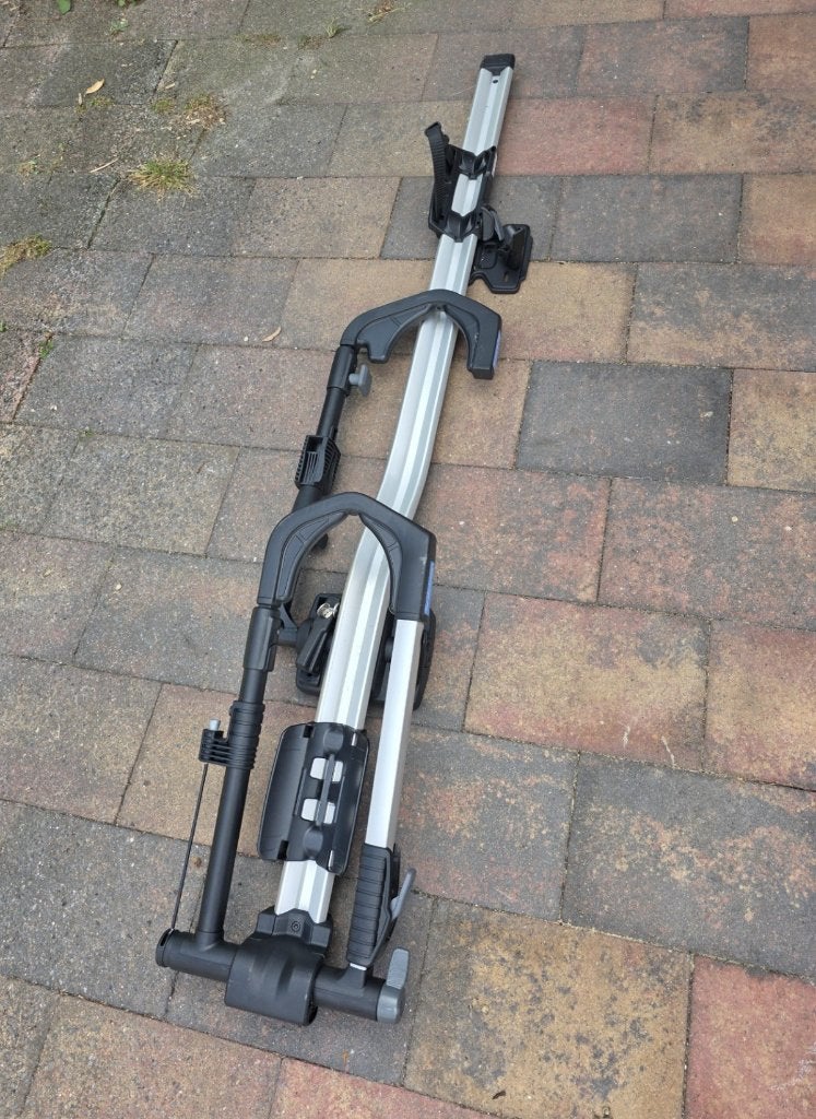 Thule Upride 599 fietsdrager (carbonfiets), Ophalen, Brede banden, Zo goed als nieuw, Dakdrager