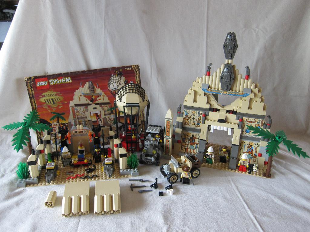 lego 5918 Scorpion Tracker en 5988 Pharaoh's Forbidden Ruins, Lego, Ophalen of Verzenden, Zo goed als nieuw, Castle