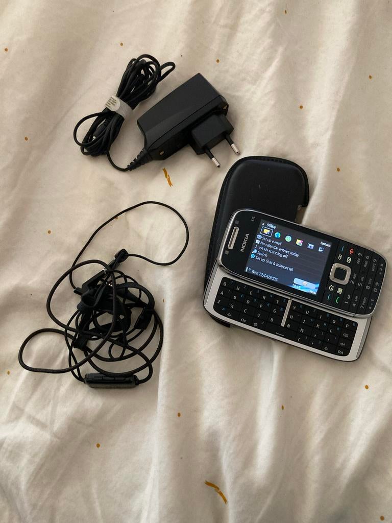Nokia E75 Schuifmodel Telefoon met QWERTY Toetsenbord, Telecommunicatie, Schuifmodel, Zwart, Fysiek toetsenbord, 3 tot 6 megapixel