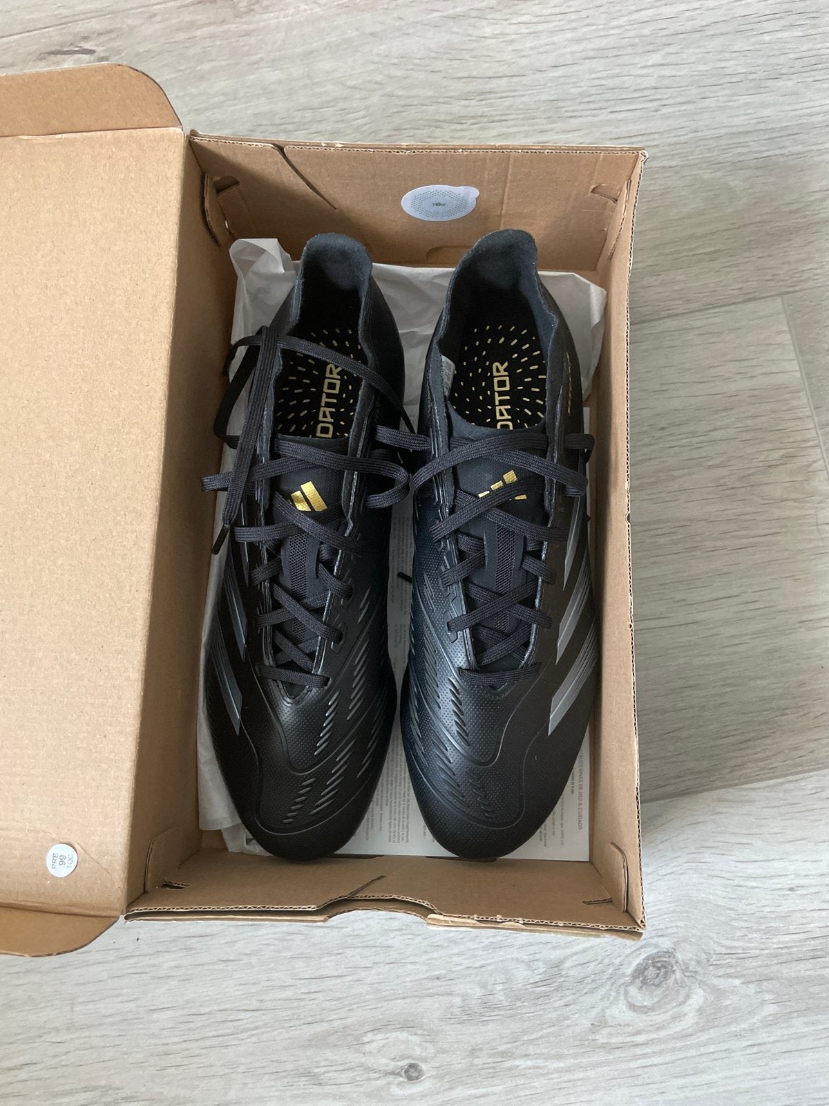 Adidas Predator voetbalschoenen - Maat 42 - Nieuw, Ophalen, Nieuw, Schoenen