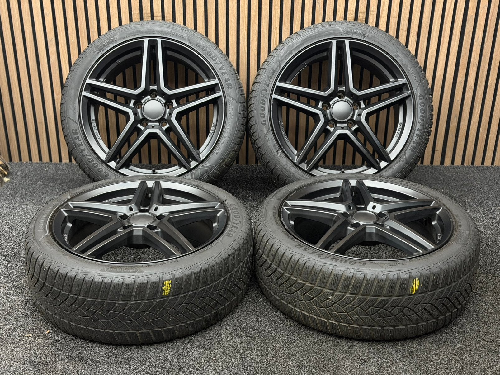 WINTER! 18 inch Rial M10 - Skoda Octavia 5x112 ET49 Goodyear, Ophalen, 18 inch, ., Banden en Velgen