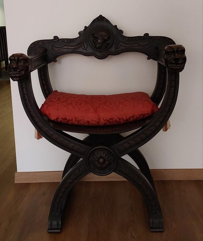 Antieke spaanse kasteelstoel dagobertstoel, Antiek en Kunst, Antiek | Meubels | Stoelen en Banken, Ophalen