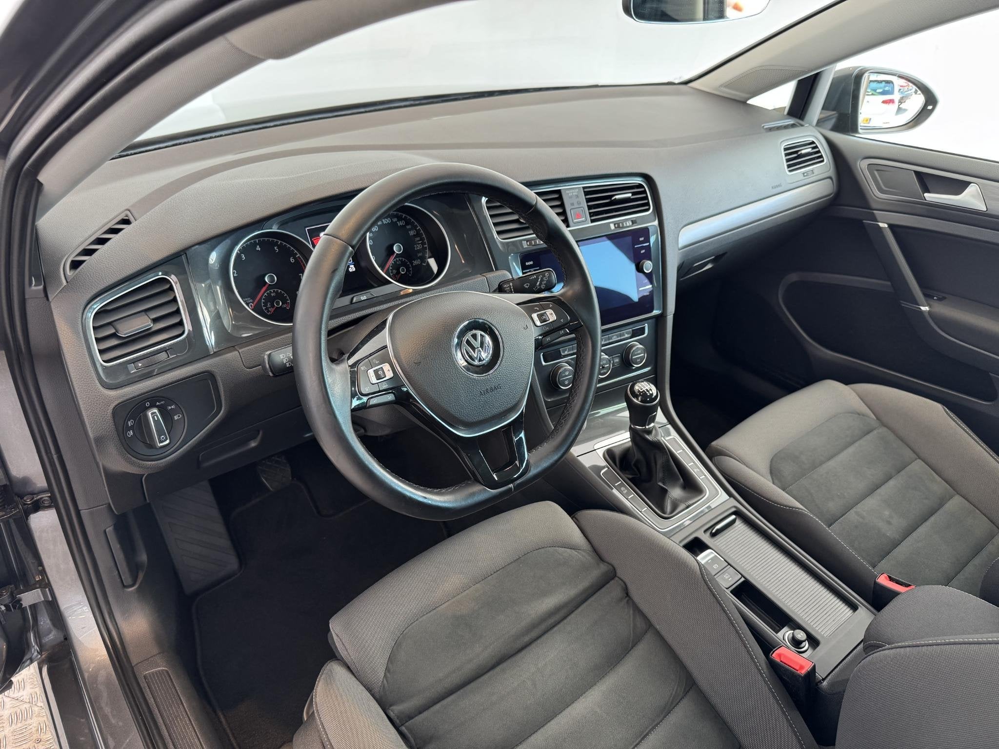 Volkswagen Golf 1.5 TSI Comfortline Business 18" inch wielen, Auto's, Voorwielaandrijving, 4 cilinders, Automatische klimaatregeling