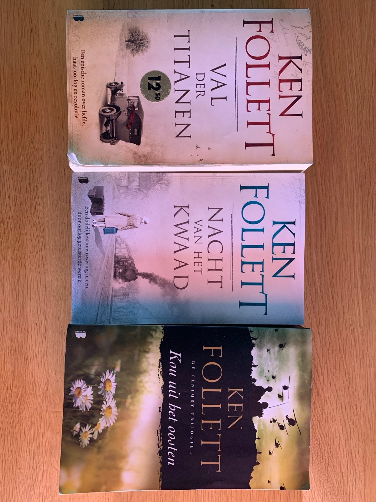 Century-trilogie, Val der Titanen, Nacht van het Kwaad, Ko, Ophalen of Verzenden, Zo goed als nieuw, Europa overig