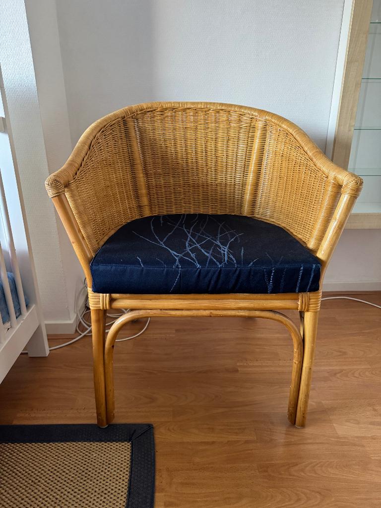 Stoel, rotan/riet  62cm breed, 66,5cm diep, 82cm hoog, Huis en Inrichting, Stoelen, Ophalen, Bruin, Riet of Rotan, Eén