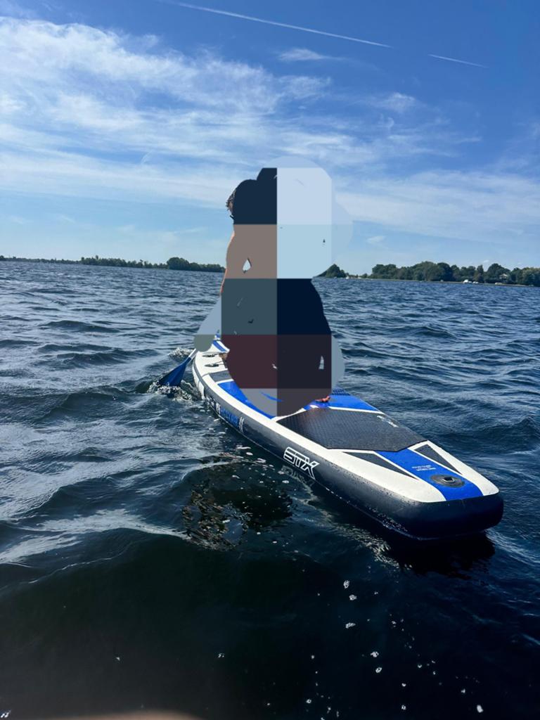 STX Windsup SUP met windzeil aansluiting, pomp & paddle, Watersport en Boten, Windsurfen, Ophalen, STX, Zo goed als nieuw, Met vin(nen)