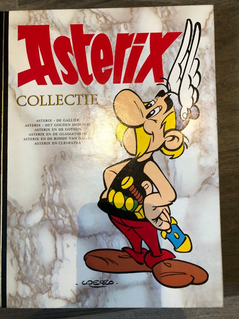 Asterix Collectie - 2 gebonden boeken met 6 verhalen, Uderzo, Ophalen of Verzenden, Zo goed als nieuw, Meerdere stripboeken