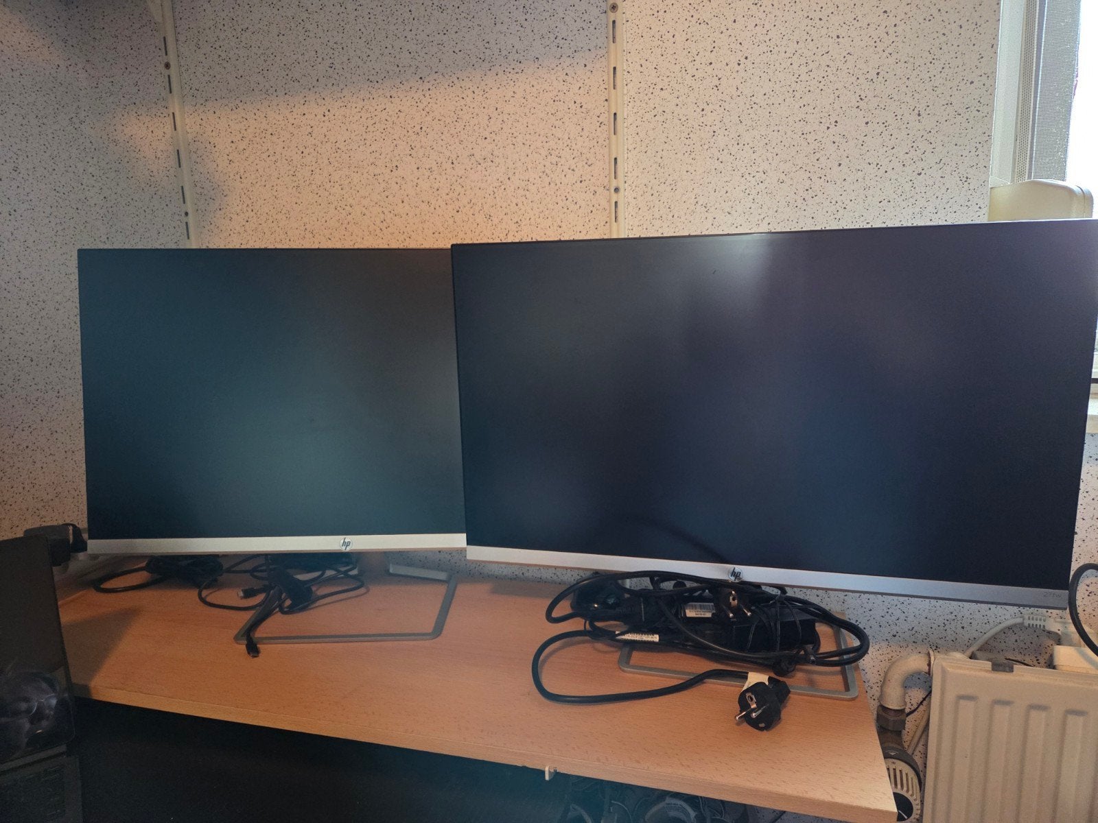 2x HP 27fw 27 inch monitoren - Full HD, HDMI, VGA, Computers en Software, Ophalen, Gebruikt, HDMI, Full HD