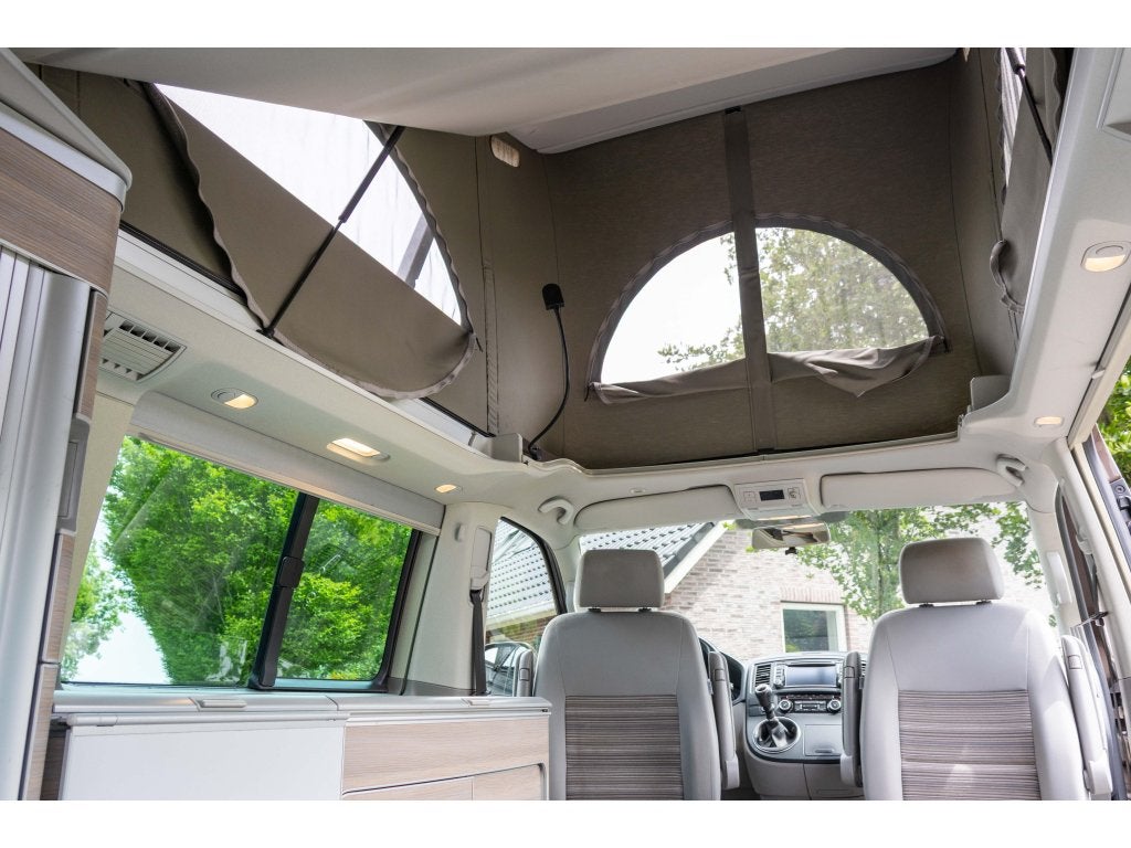 Volkswagen T5 California Comfortline Dealeronderhouden 180PK, Buscamper of Camperbus, Bedrijf, Koelkast, Overige merken