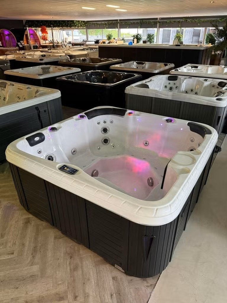 Spa/jacuzzi 200x200 Balboa Plug & Play 220V