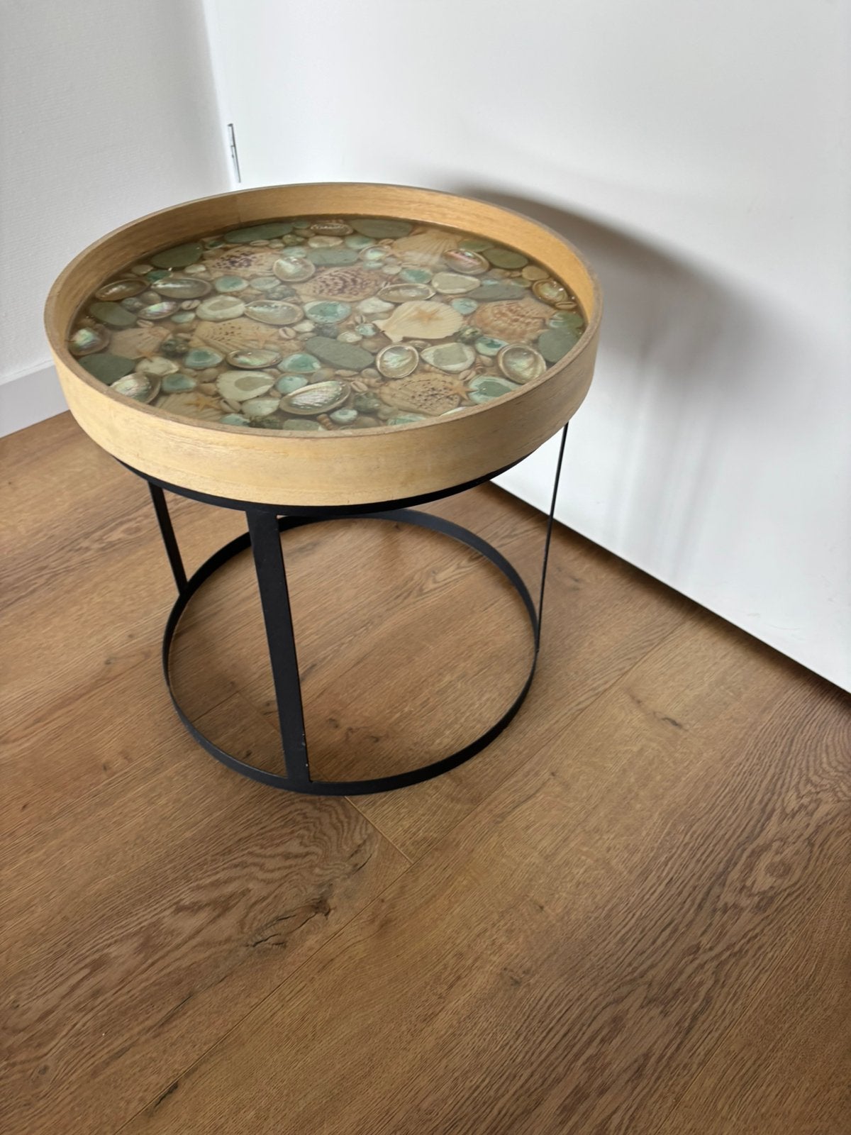 Schelpen  bijzettafel, Ophalen of Verzenden, Zo goed als nieuw, Rond, Minder dan 55 cm
