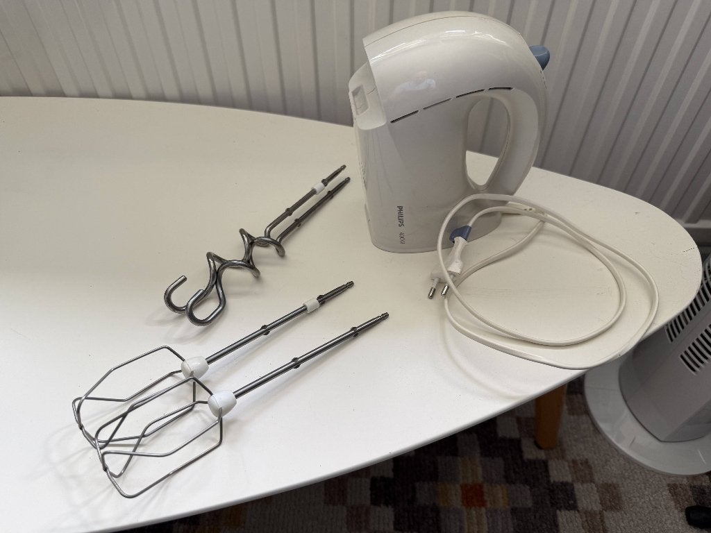 Philips Handmixer 300W met Gardes & Deeghaken, Minder dan 1 liter, Verzenden, Zo goed als nieuw, 3 snelheden of meer