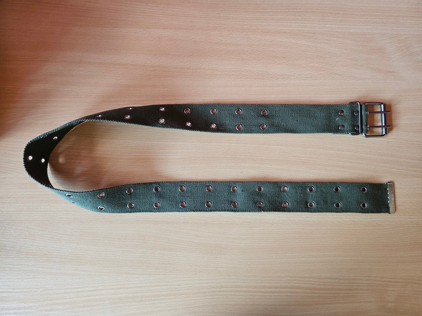 Verstelbare groene canvas riem met gaten, Kleding | Dames, Riemen en Ceinturen, Ophalen of Verzenden, Gedragen, Overige kleuren