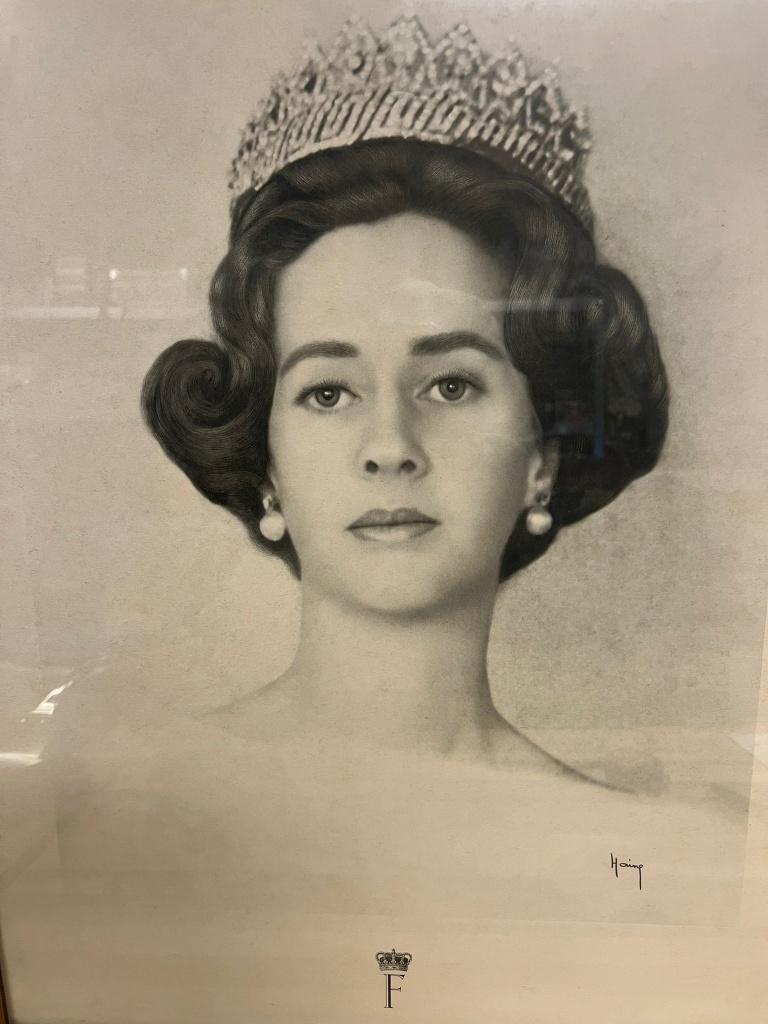 Staatsieportret-Koningin Fabiola van België, gesigneerd, Verzamelen, Ophalen of Verzenden, Zo goed als nieuw, Kaart, Foto of Prent