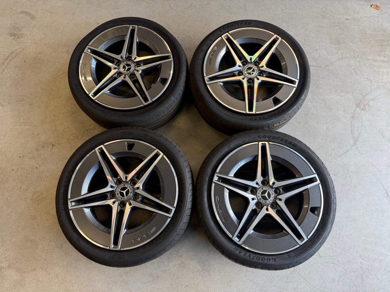 Setje Originele MB Velgen + Goodyear zomerbanden 225/45R18, Ophalen, 18 inch, Banden en Velgen, Nieuw