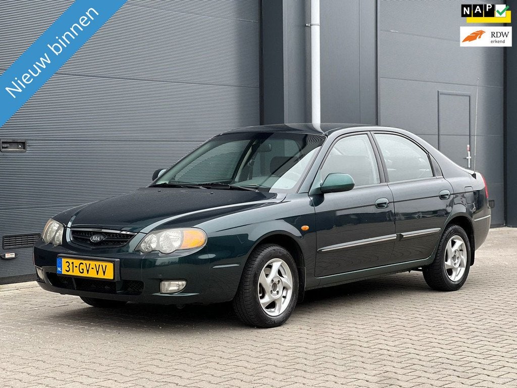 Kia Shuma 1.6-16V LS 5DRS AIRCO TREKHAAK LMV, Auto's, Kia, 4 cilinders, Leder en Stof, Bedrijf, Handgeschakeld