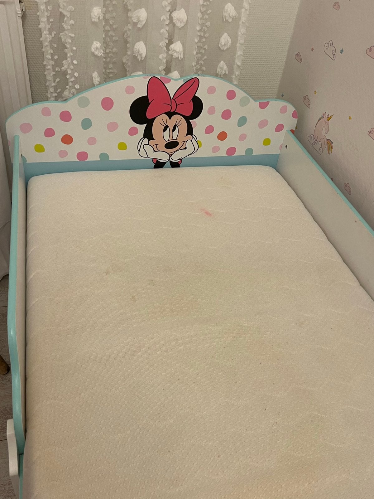 Minnie Mouse kinderbed 140cm x 80cm met matras, Ophalen, Gebruikt, 70 tot 85 cm, 140 tot 160 cm