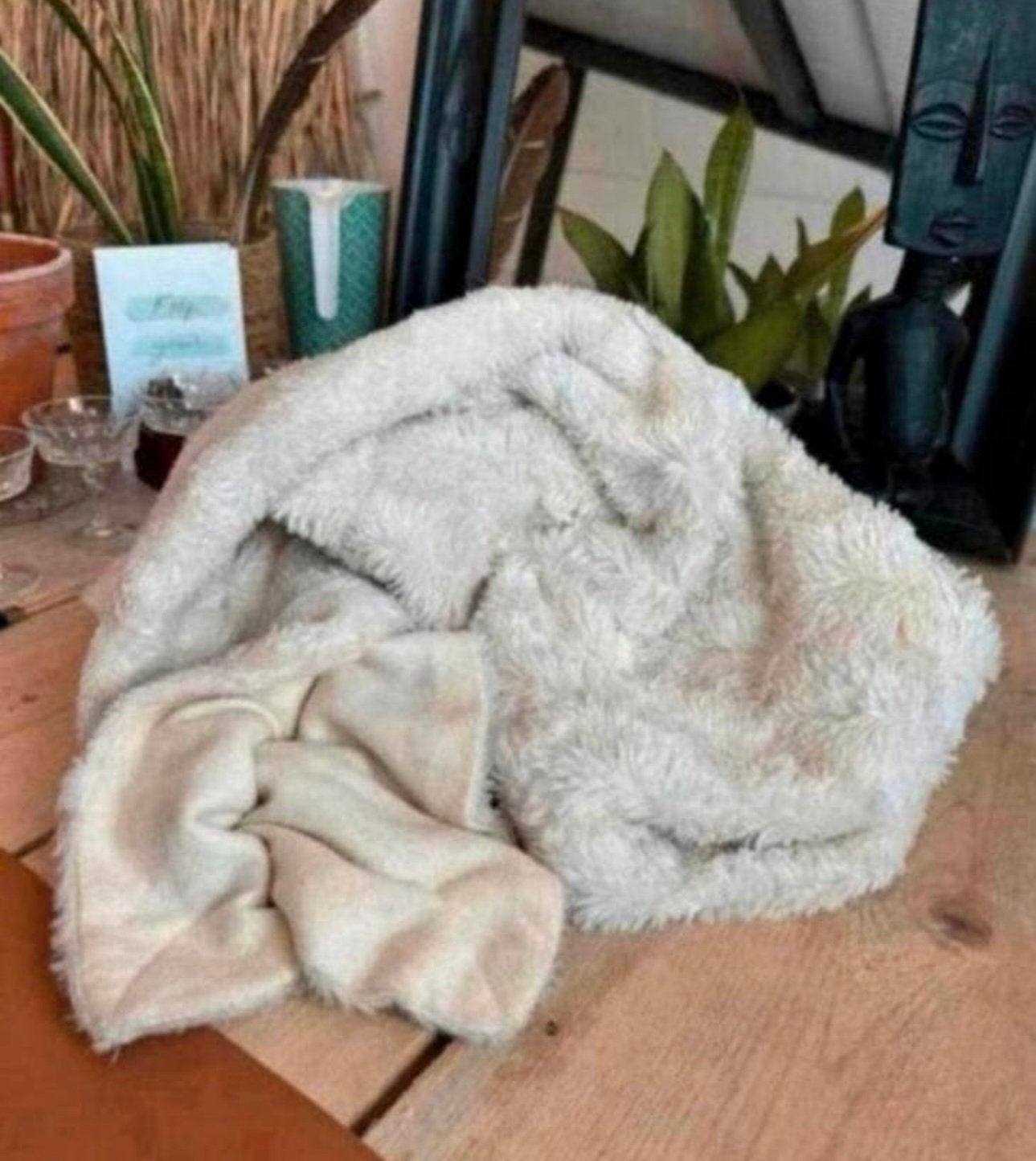 Heerlijke warme en zachte plaid van teddy stof - beige, Huis en Inrichting, Woonaccessoires | Plaids en Woondekens, Ophalen of Verzenden